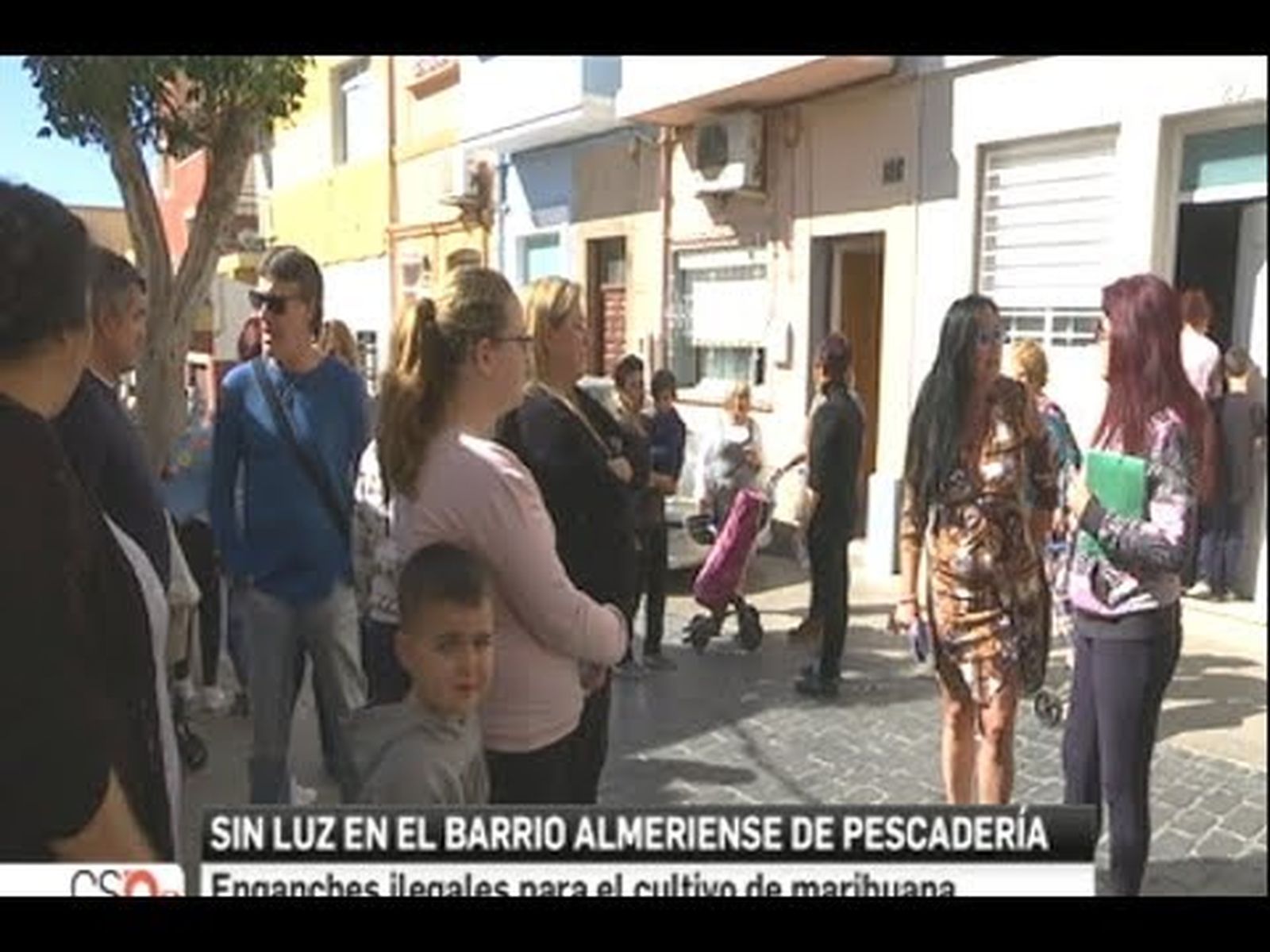 Almería protesta por los cortes de luz por cultivo ilegal de marihuana