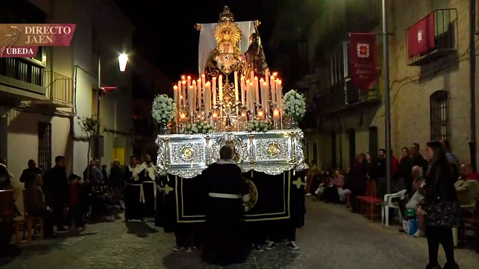 El toque de 'Lamentos' con las cornetas de la banda de La Virgen de la Soledad y María Magdalena de Úbeda