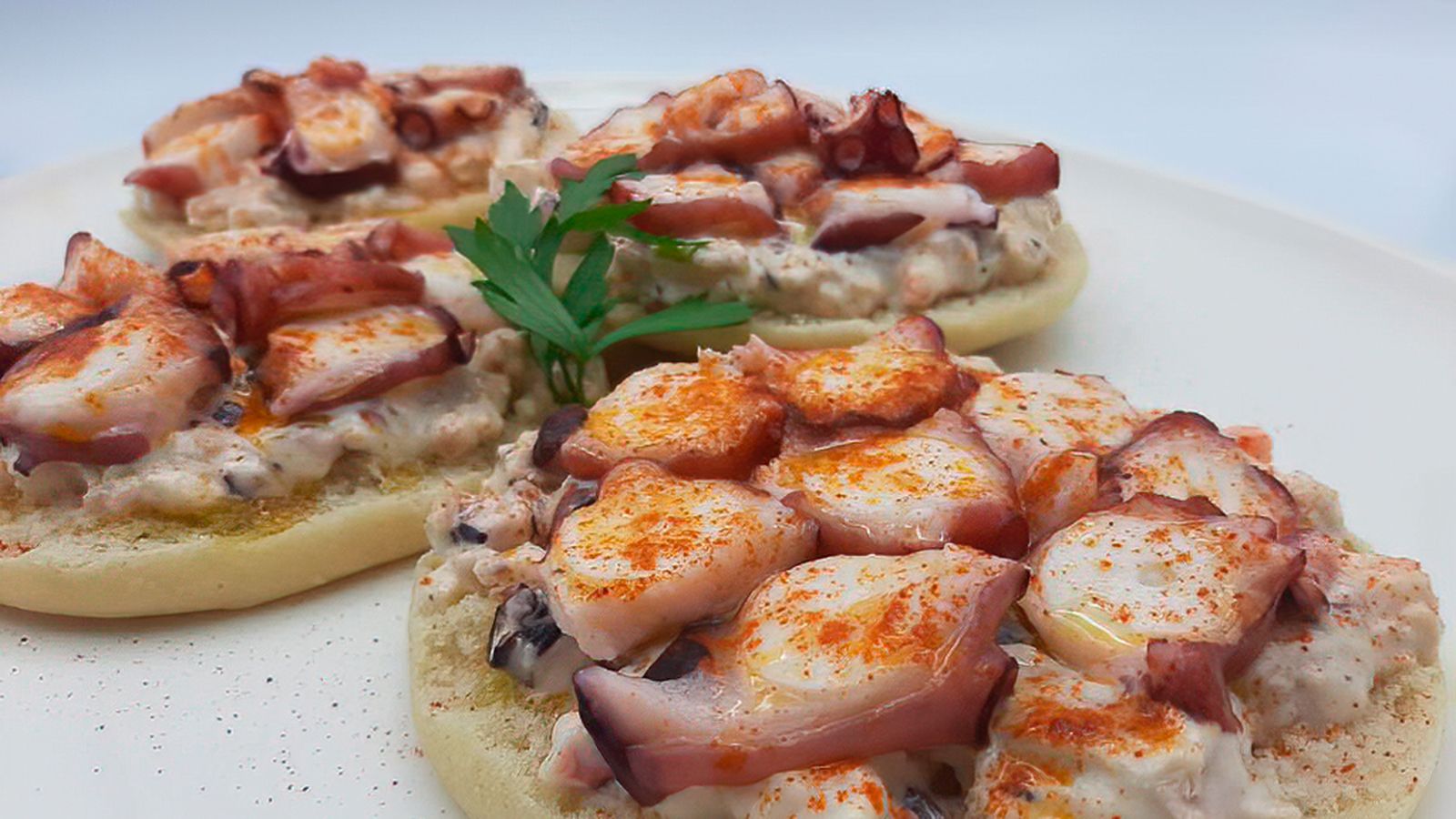 Cómetelo: Molletes con pulpo  06/08/25   1024x576