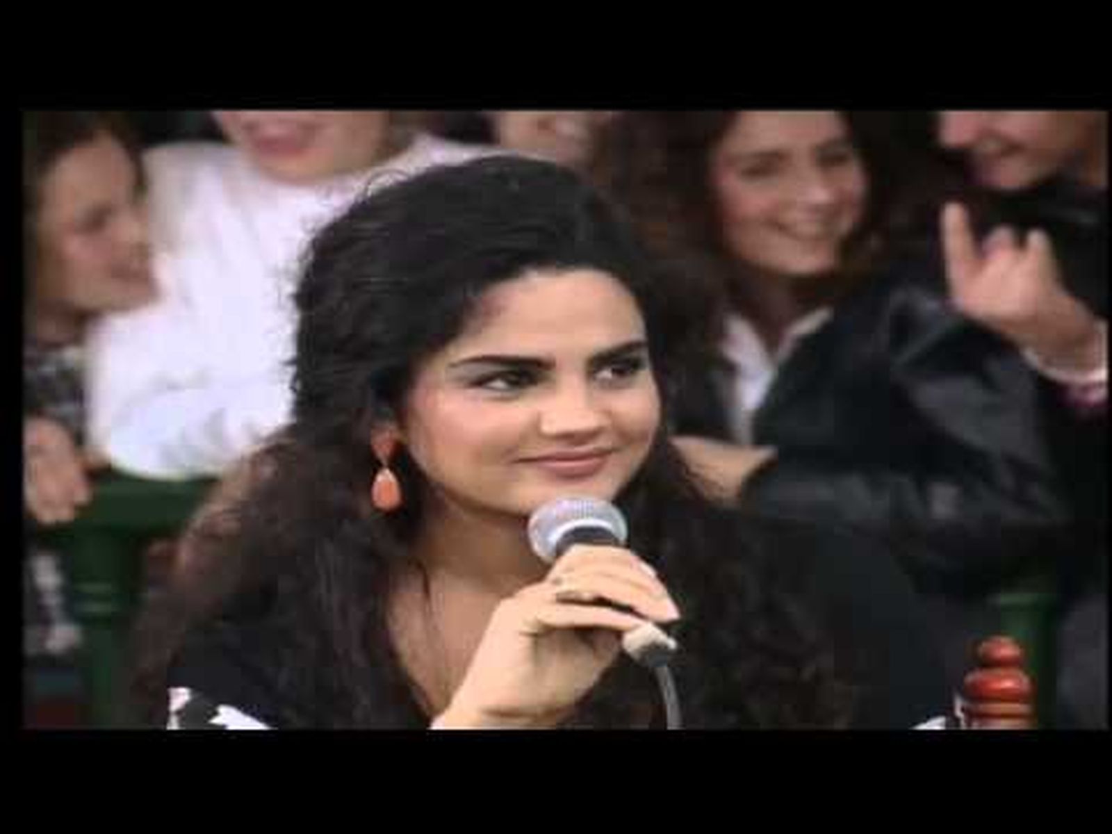 Sylvia Pantoja, entrevistada en la Feria de Abril de 1993