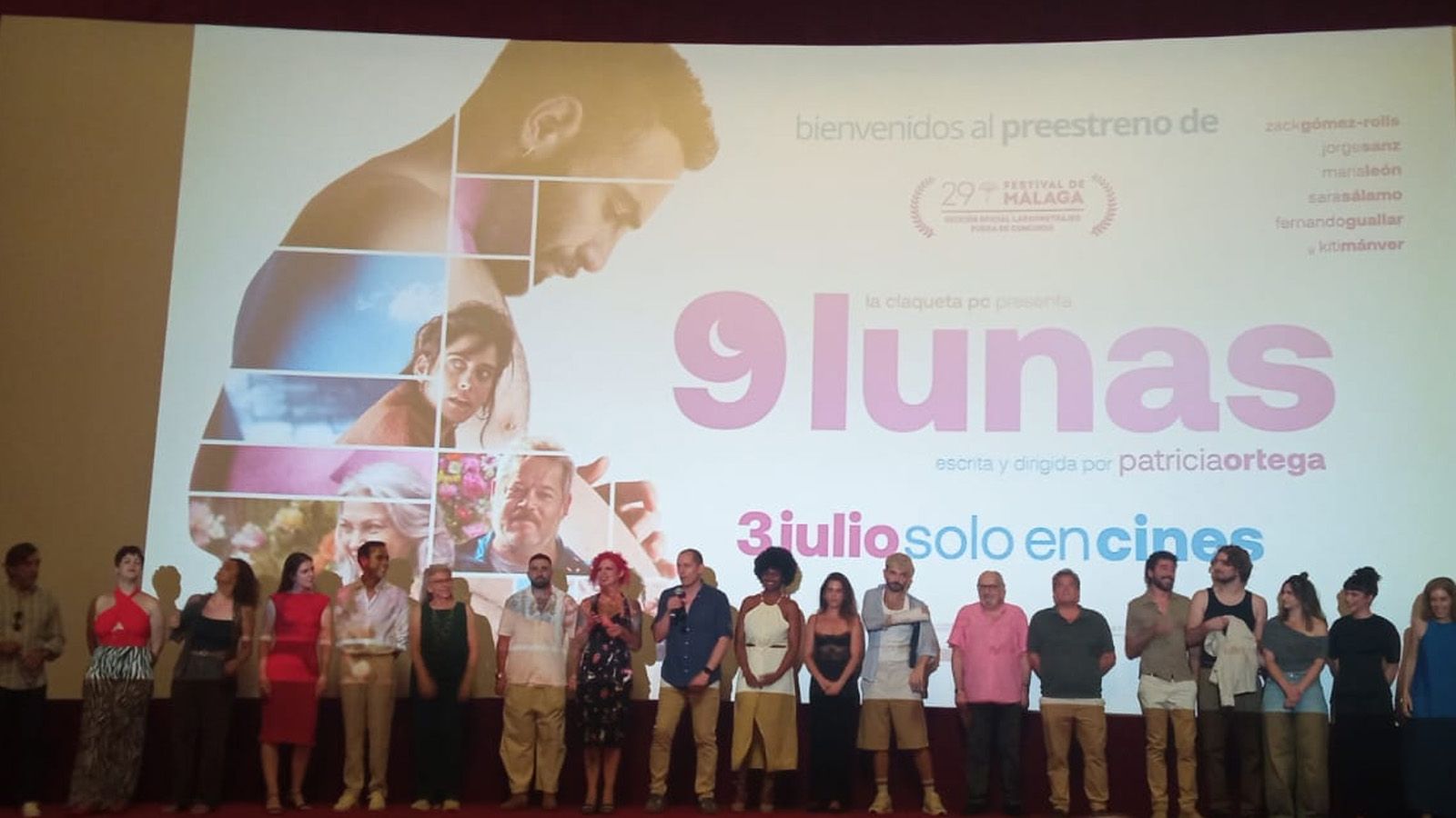 Elenco de la cinta en la presentación en el sevillano Cine Cervantes