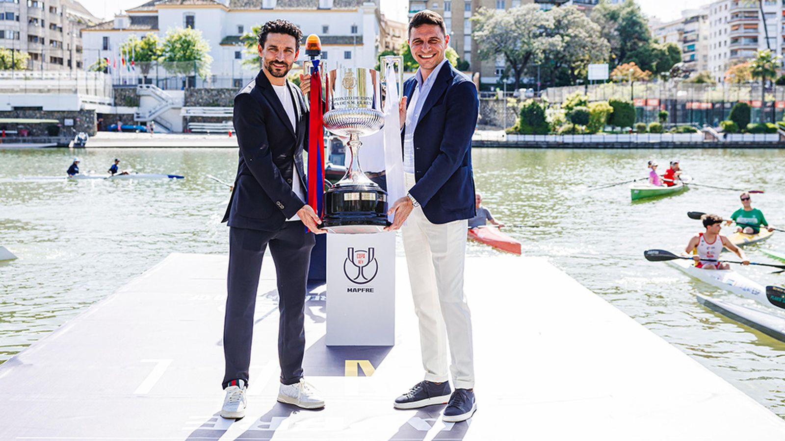 Navas y Joaquín llevan la Copa del Rey a San Telmo