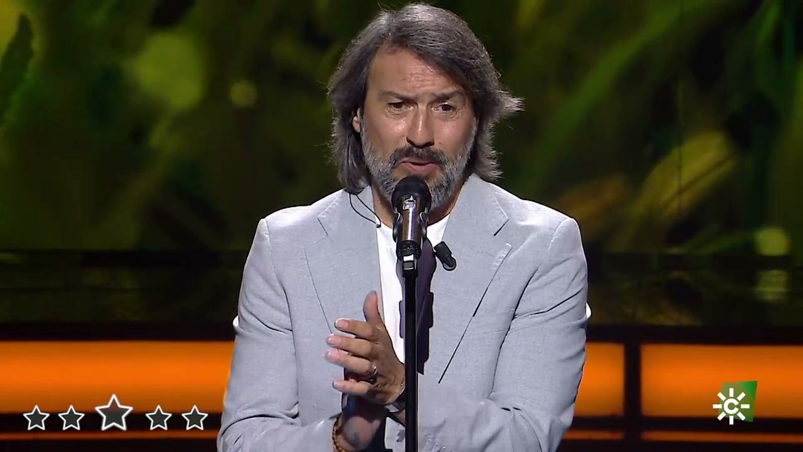 Javier Flores El Indio toda la vida cantando para el baile ahora en solitario