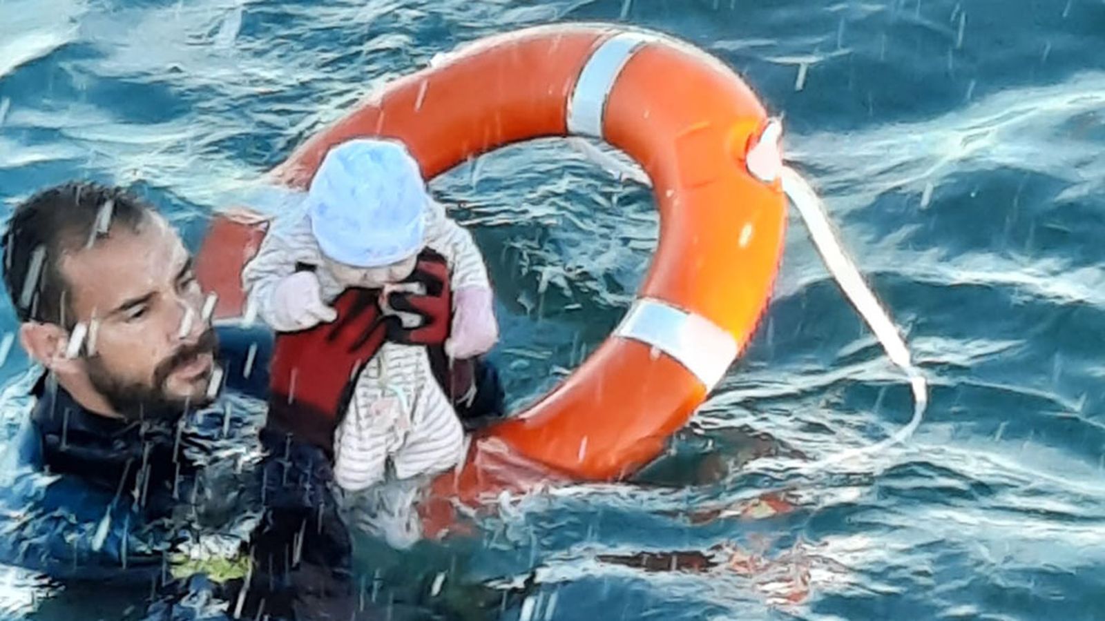 guardia civil rescata bebé ceuta
