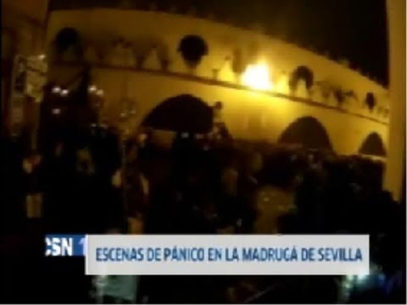 Madrugada del Viernes Santo en Sevilla: avalanchas de pánico
