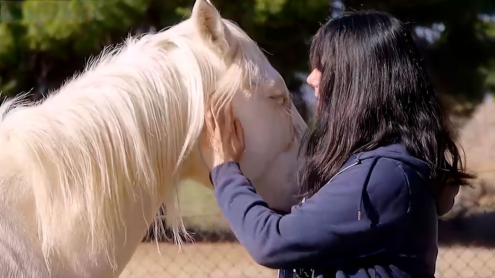 Los animales le salvaron la vida y ahora Pury los cuida en el Santuario Rancho Edén