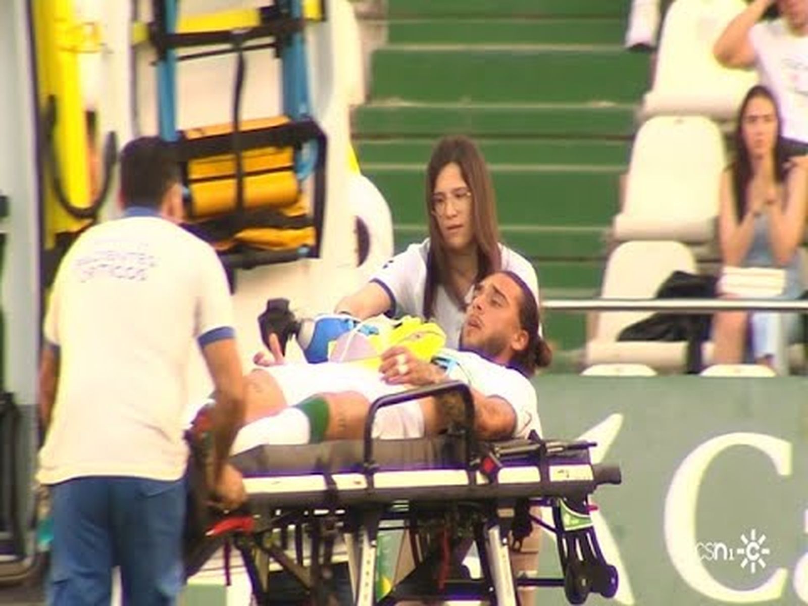 El futbolista Draji Gudejl sufre una parada cardiorespiratoria  en un partido