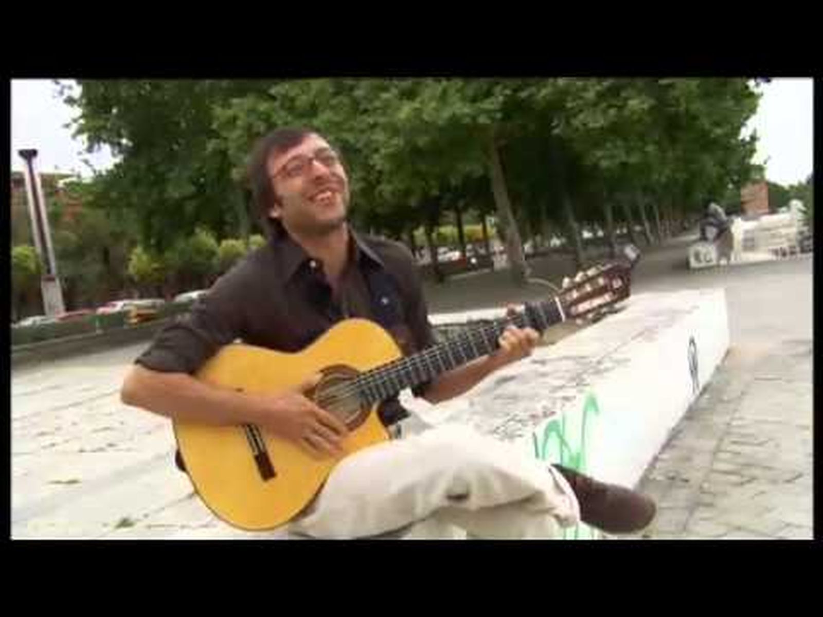 Daniel Mata canta "Rumba precaria"