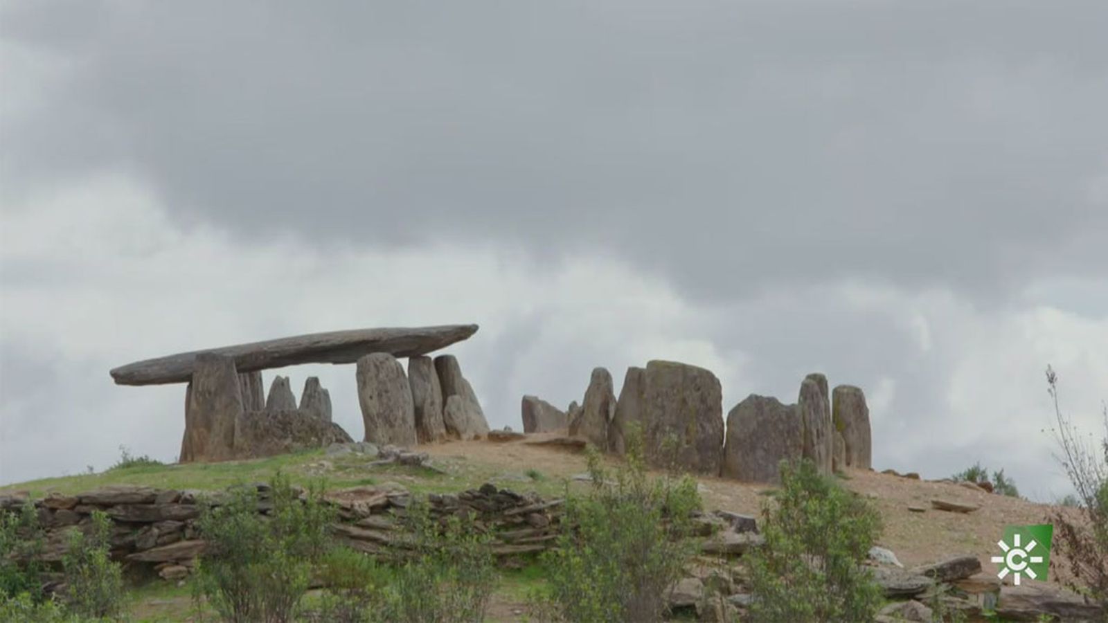 Los Dólmenes de El Pozuelo, yacimientos megalíticos funerarios en Zalamea La Real
