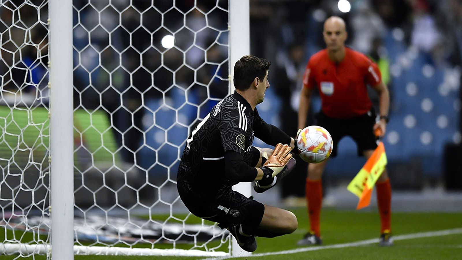 El Madrid pasa a la final de la Supercopa