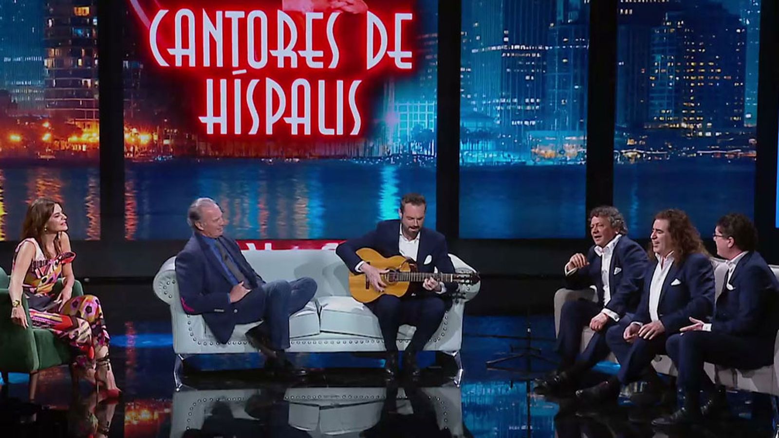 Por la bahía, considerada el estandarte y una de las canciones más emblemáticas del grupo