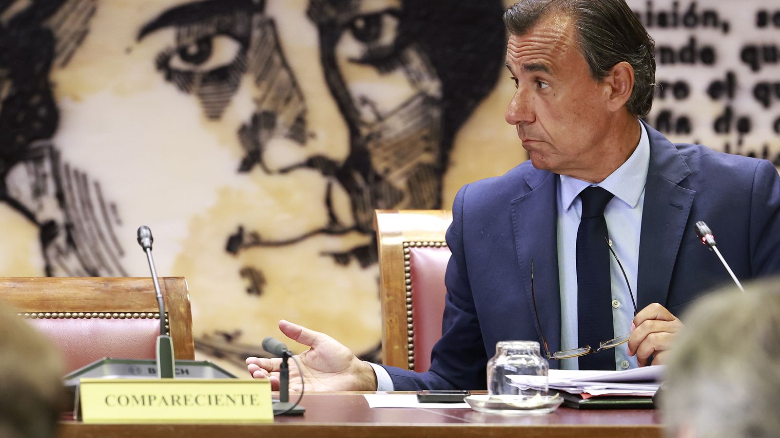Marlaska deja vacío el escaño de la Comisión de Interior del Senado.
