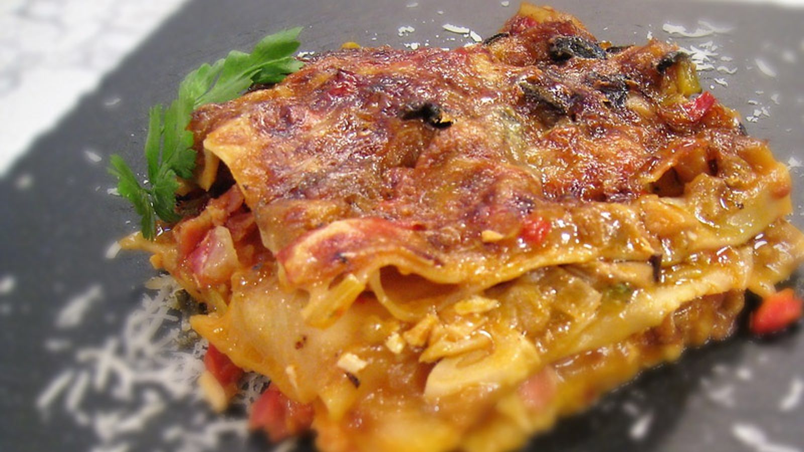 800x450 Cómetelo (Lasaña de pollo con jamón y verduras)