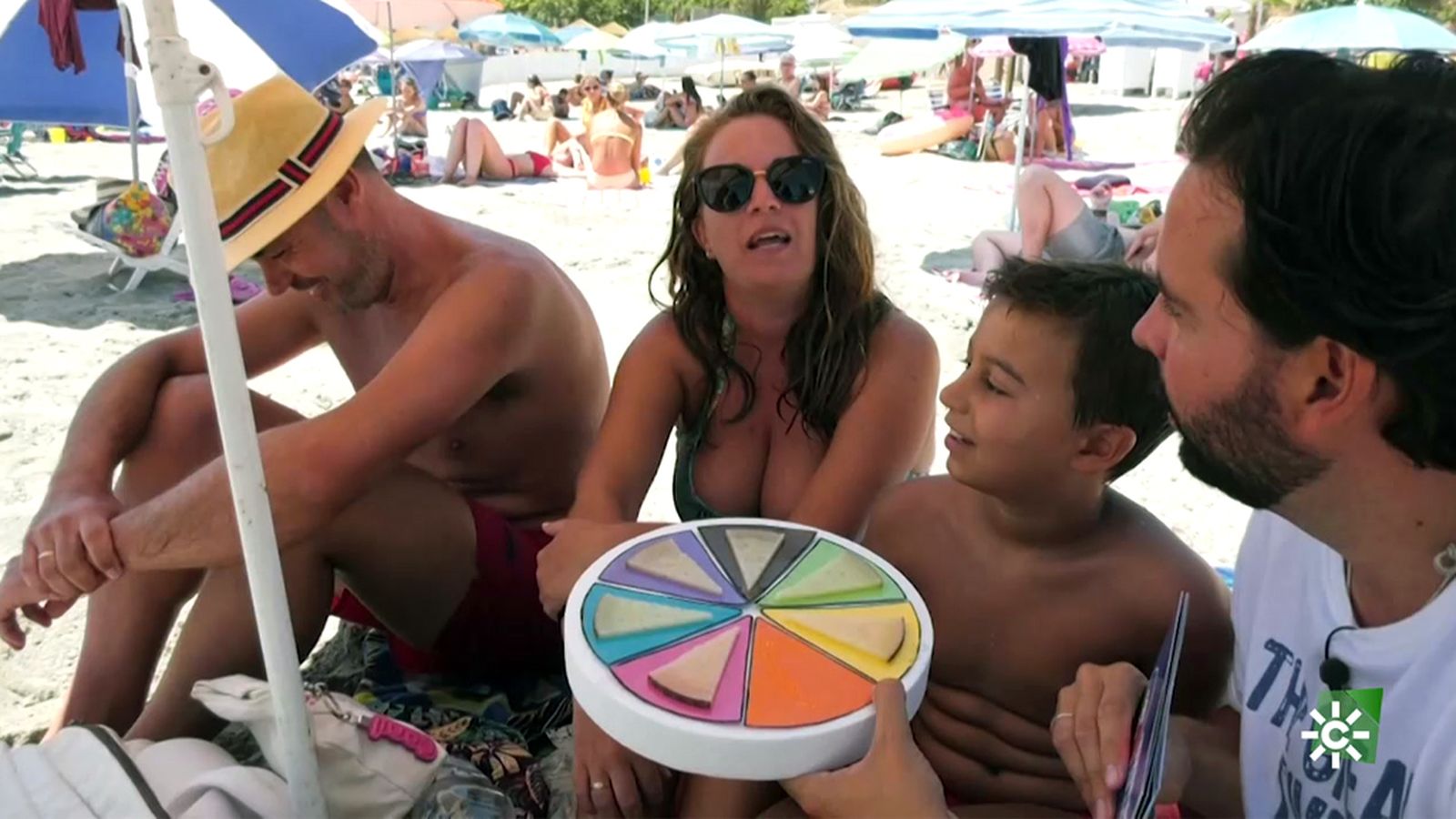 'Verano azul'  y el Trivial, dos emblemas de Nerja, que recordamos con mucho humor