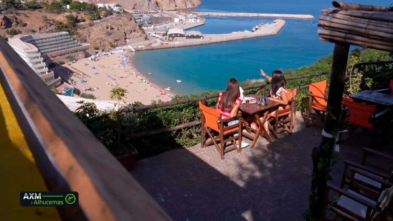 Libertad nos recibe en un mirador con unas vistas impresionantes al Mediterráneo
