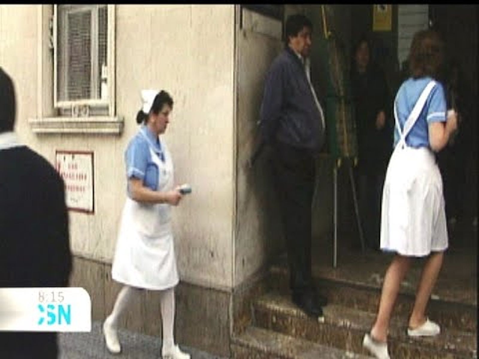 Las enfermeras pueden trabajar con pantalones