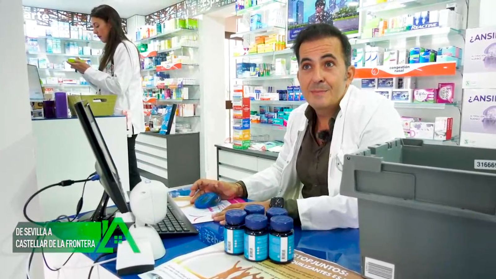 Es farmacéutico en Castellar y regenta el hierro matriz de la ganadería Gavira toros de lidia
