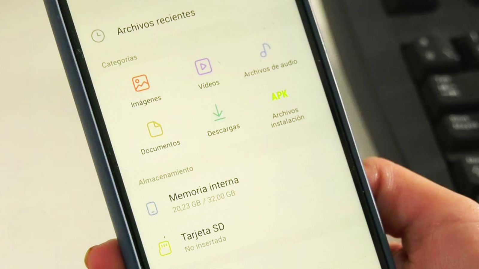 Te enseñamos a borrar la basura de WhatsApp de tu móvil