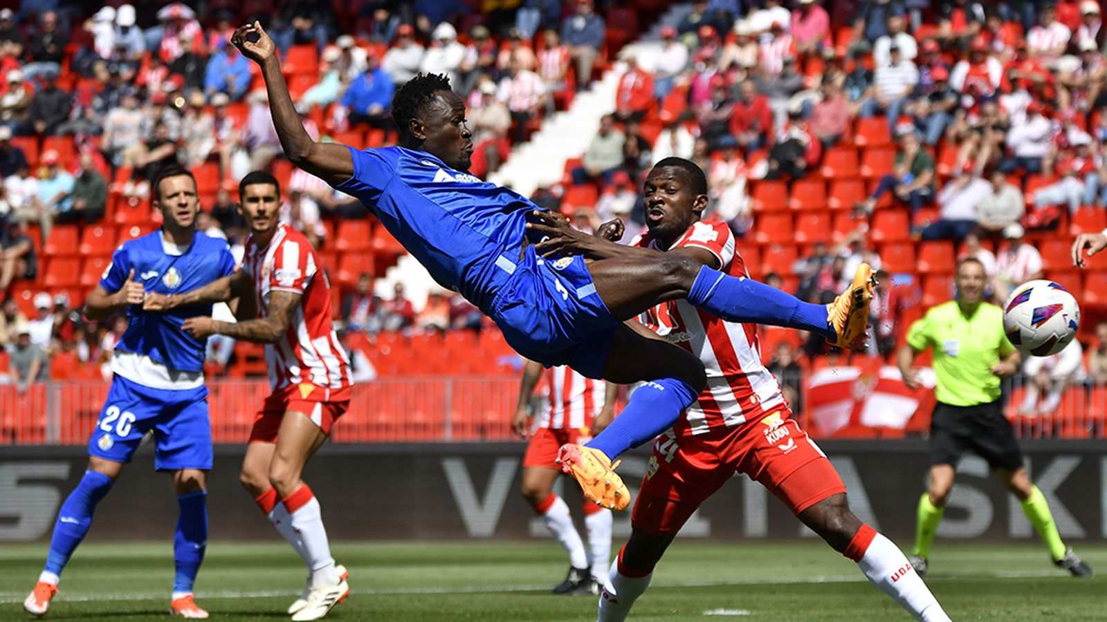 La UD Almería baja a Segunda