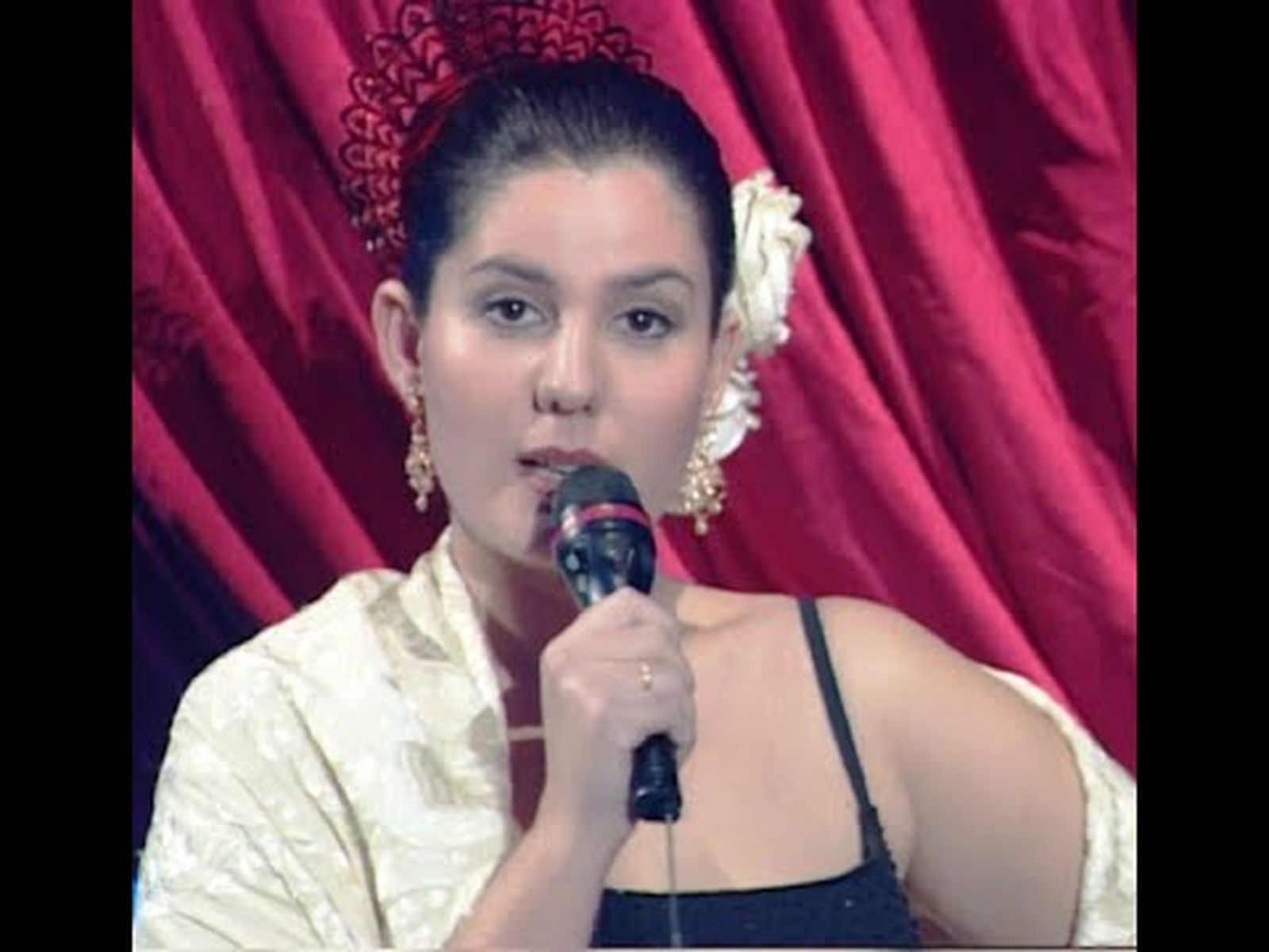 Diana Navarro cantó la copla "Te sigo queriendo" por primera vez en Canal Sur | Music
