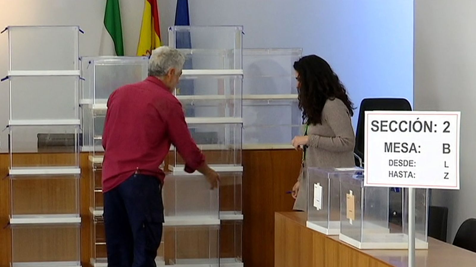 Preparativos colegios electorales Andalucías