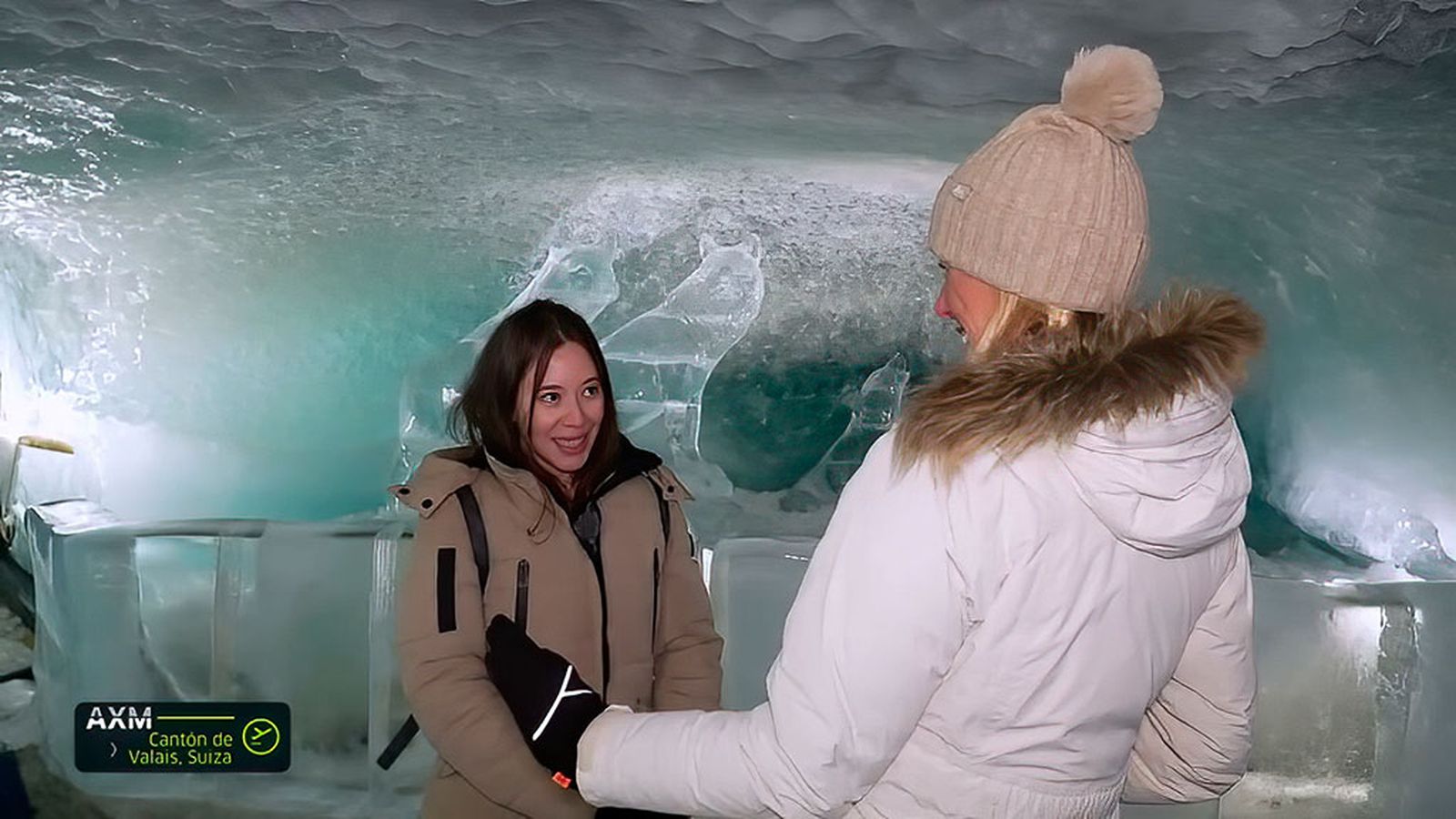 Entramos en la mayor cueva de hielo del mundo dentro de un glaciar