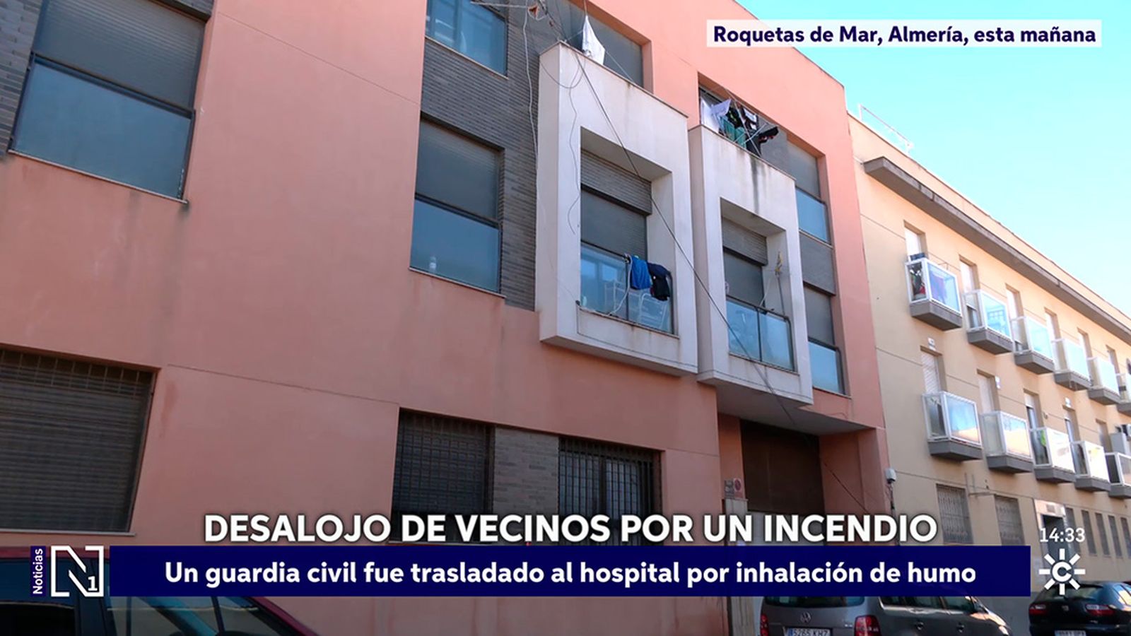 Desalojado un edificio en Roquetas por un incendio