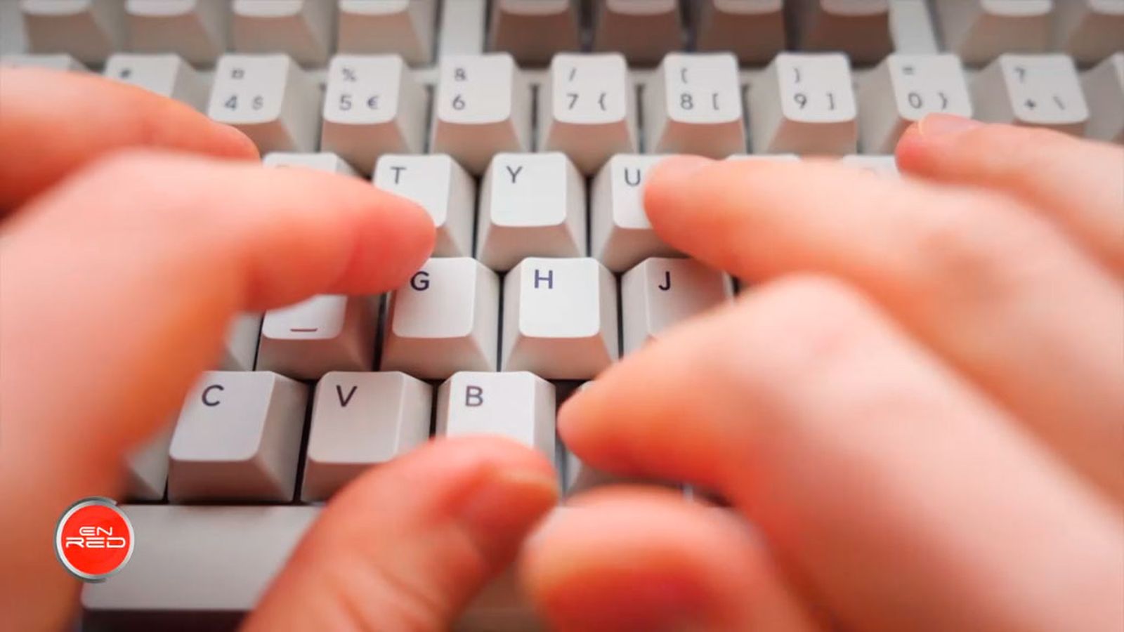 Un detalle muy útil para la ergonomía digital en el teclado de los ordenadores