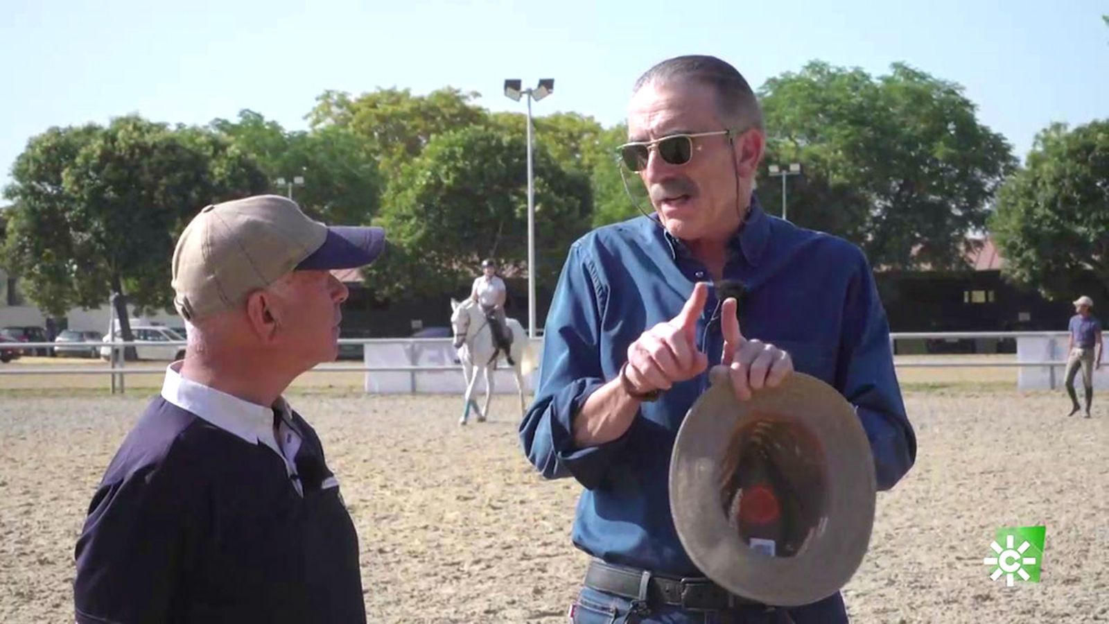 Juan y Medio, apasionado de los caballos, cuida su propia yeguada