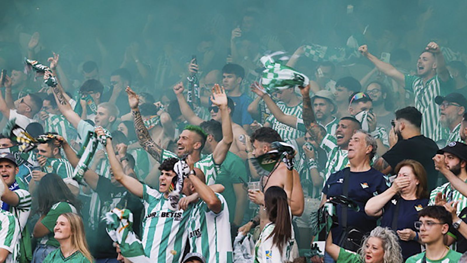 La afición del Betis en la final de la Conference League