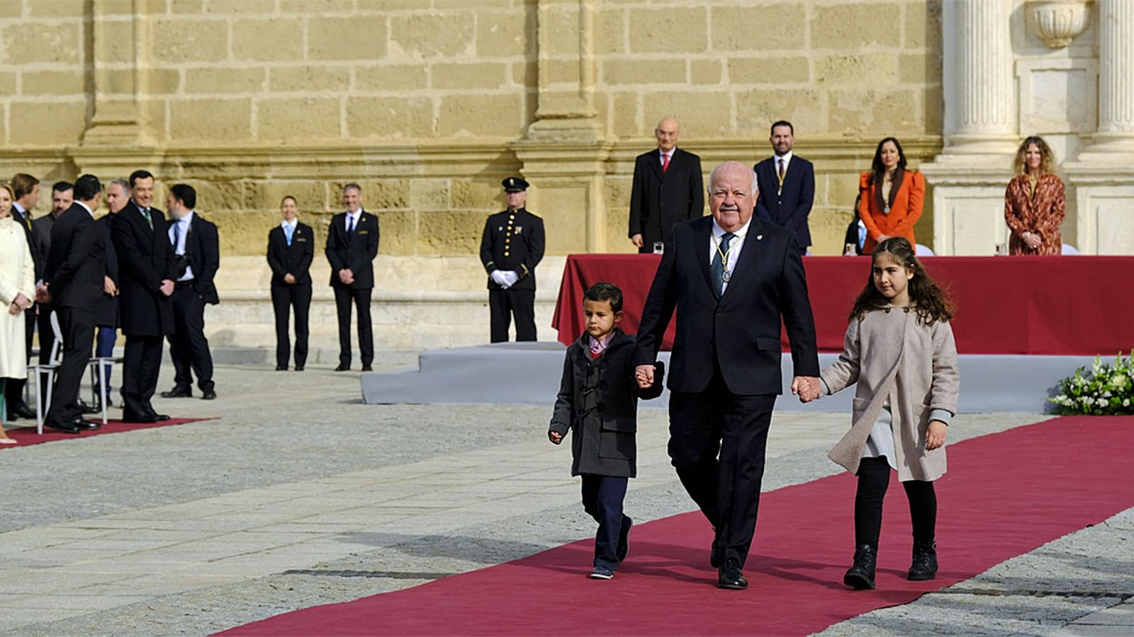Comunicación Especial Aguirre Niños Paseo