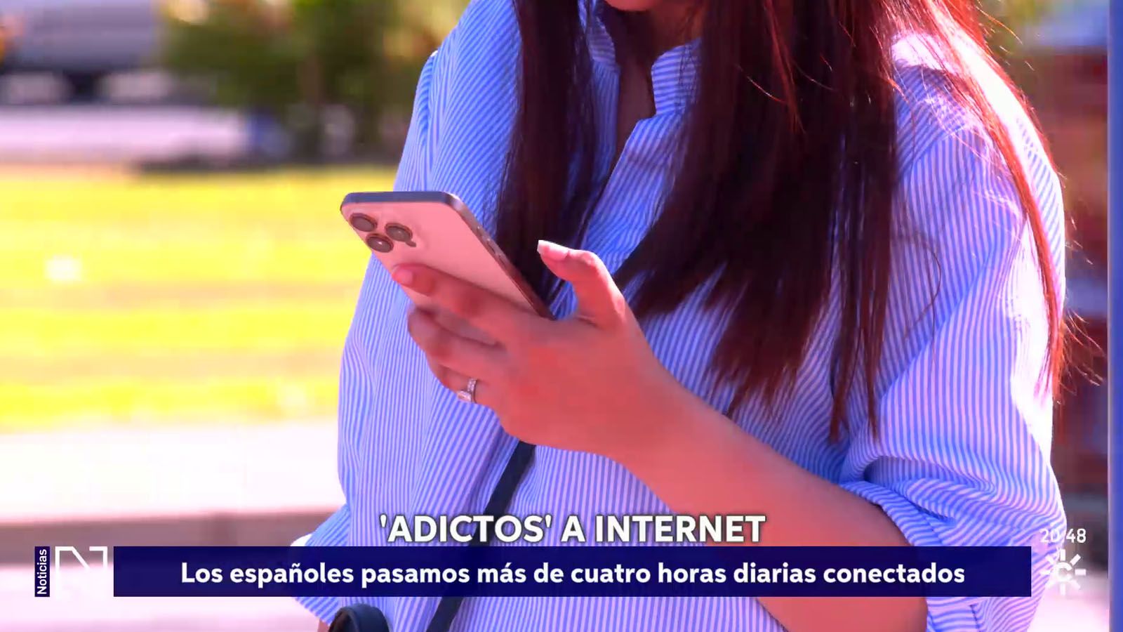 Los españoles pasamos más de cuatro horas diarias conectados a internet