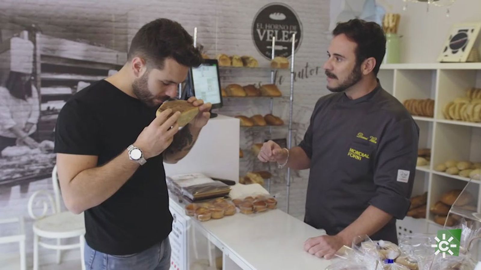 Bosco tiene el privilegio de probar los panes de Domi Vélez, el mejor panadero del mundo