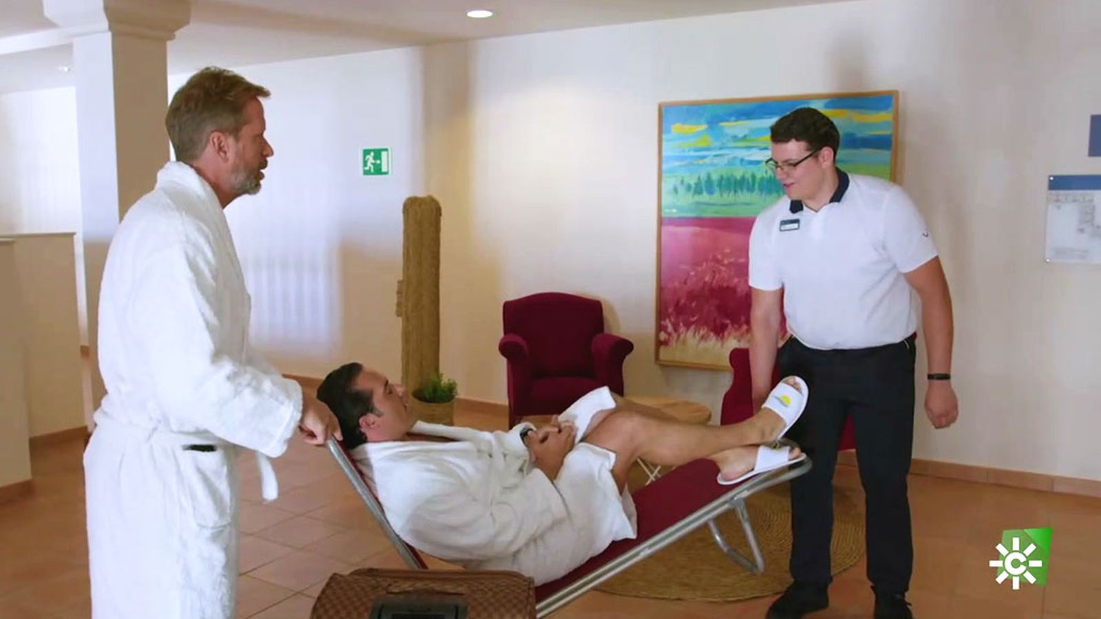 Los Compadres se dan la buena vida como probadores de hotel