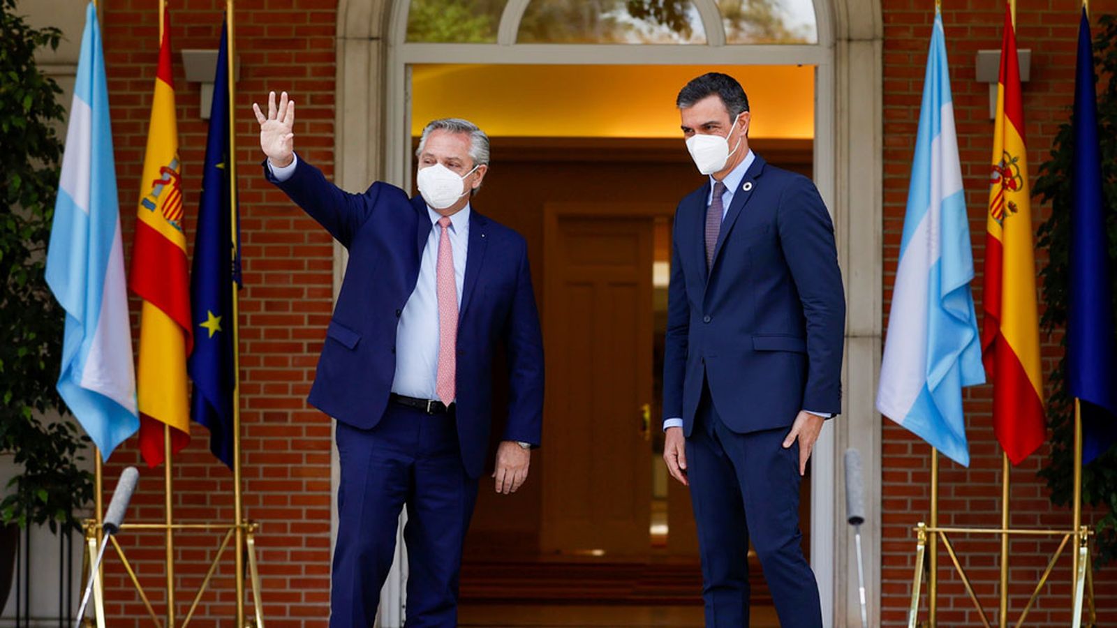 Pedro Sánchez con el presidente argentino