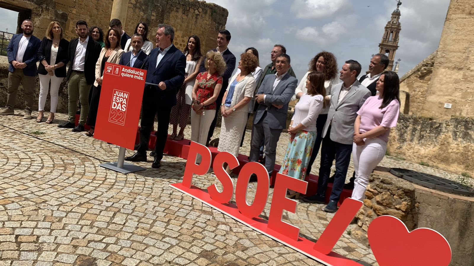 espadas presenta la candidatura de sevilla