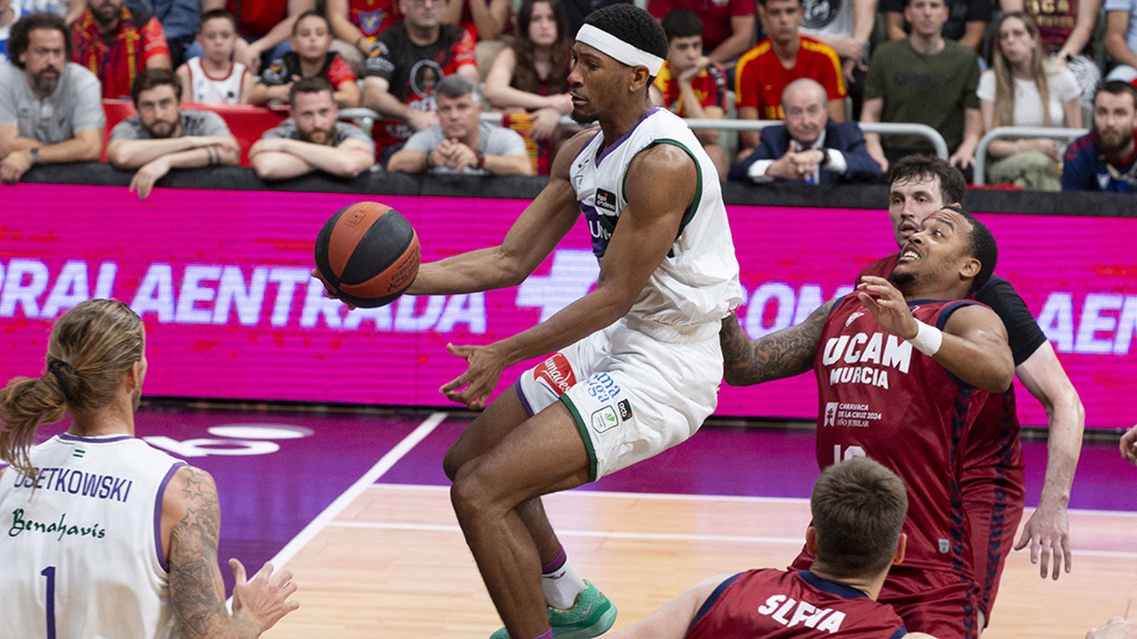 Unicaja fuerza el quinto partido ante Ucam Murcia