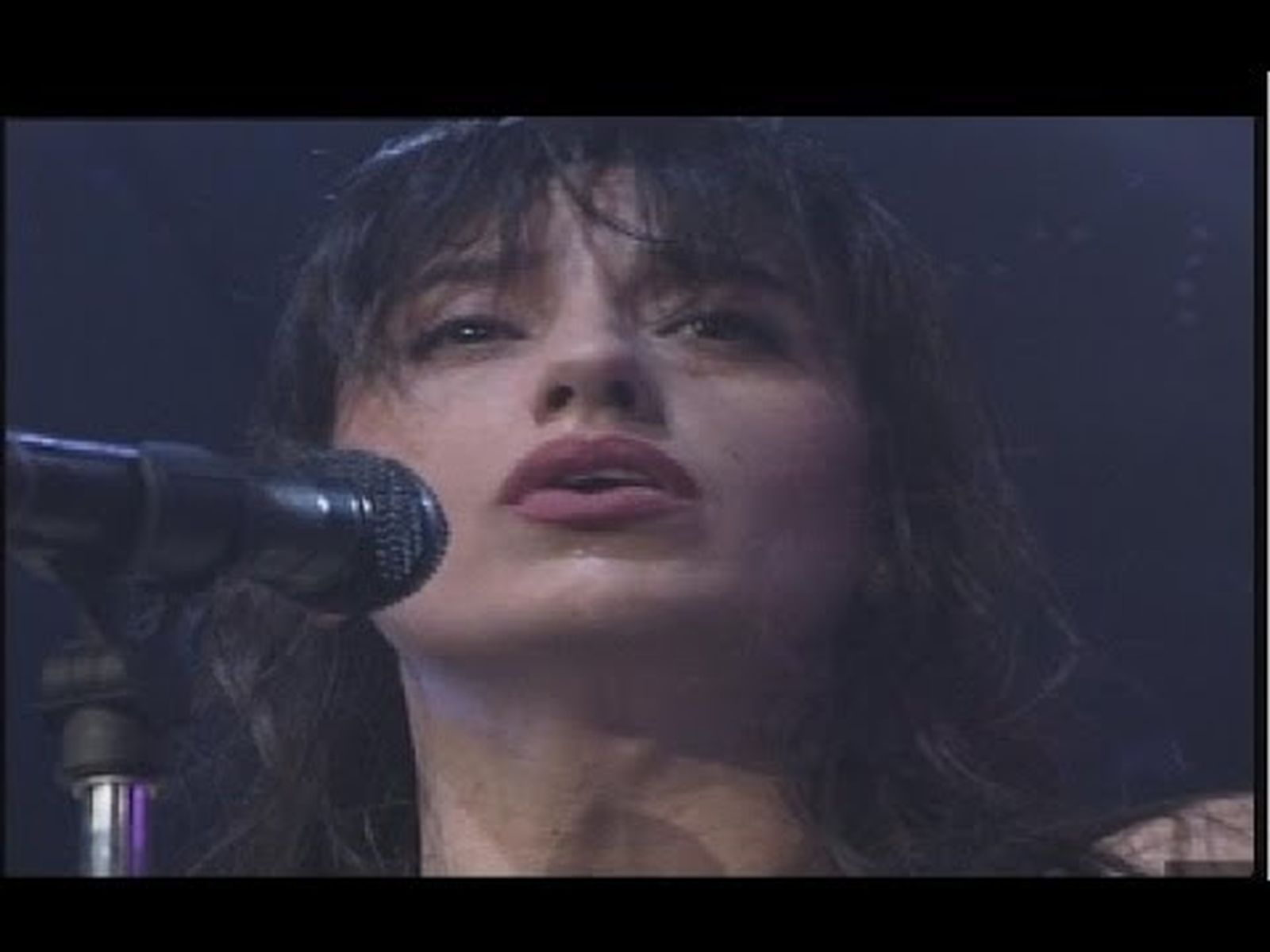 Luz Casal canta en directo "Eres tú" en Du duá (1990)