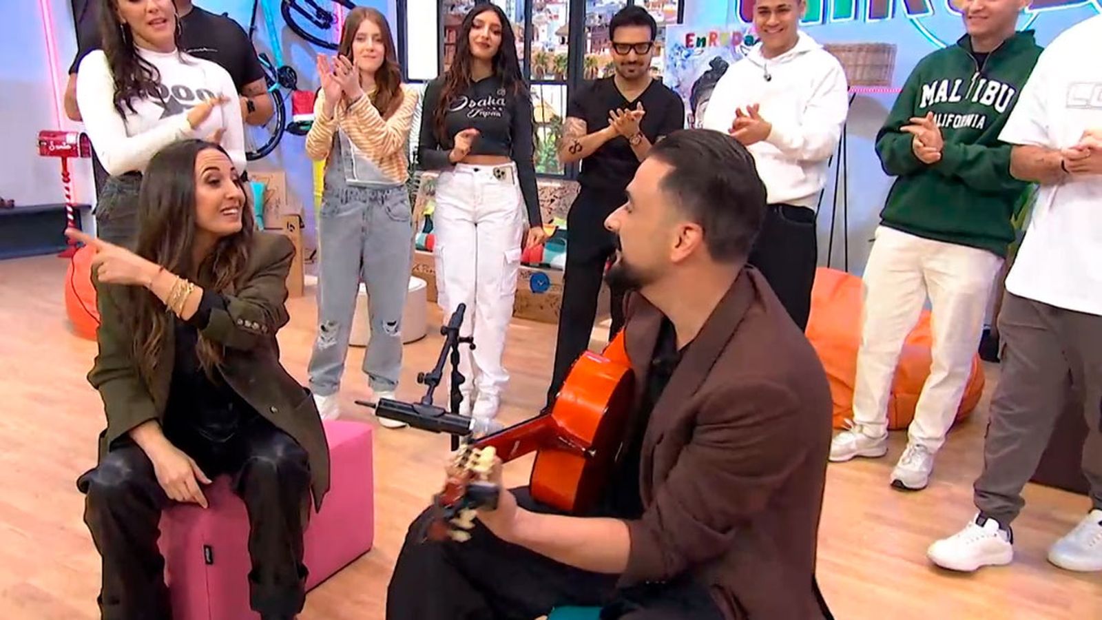 María Carrasco y Riki Rivera nos cantan 'Agüita del río'