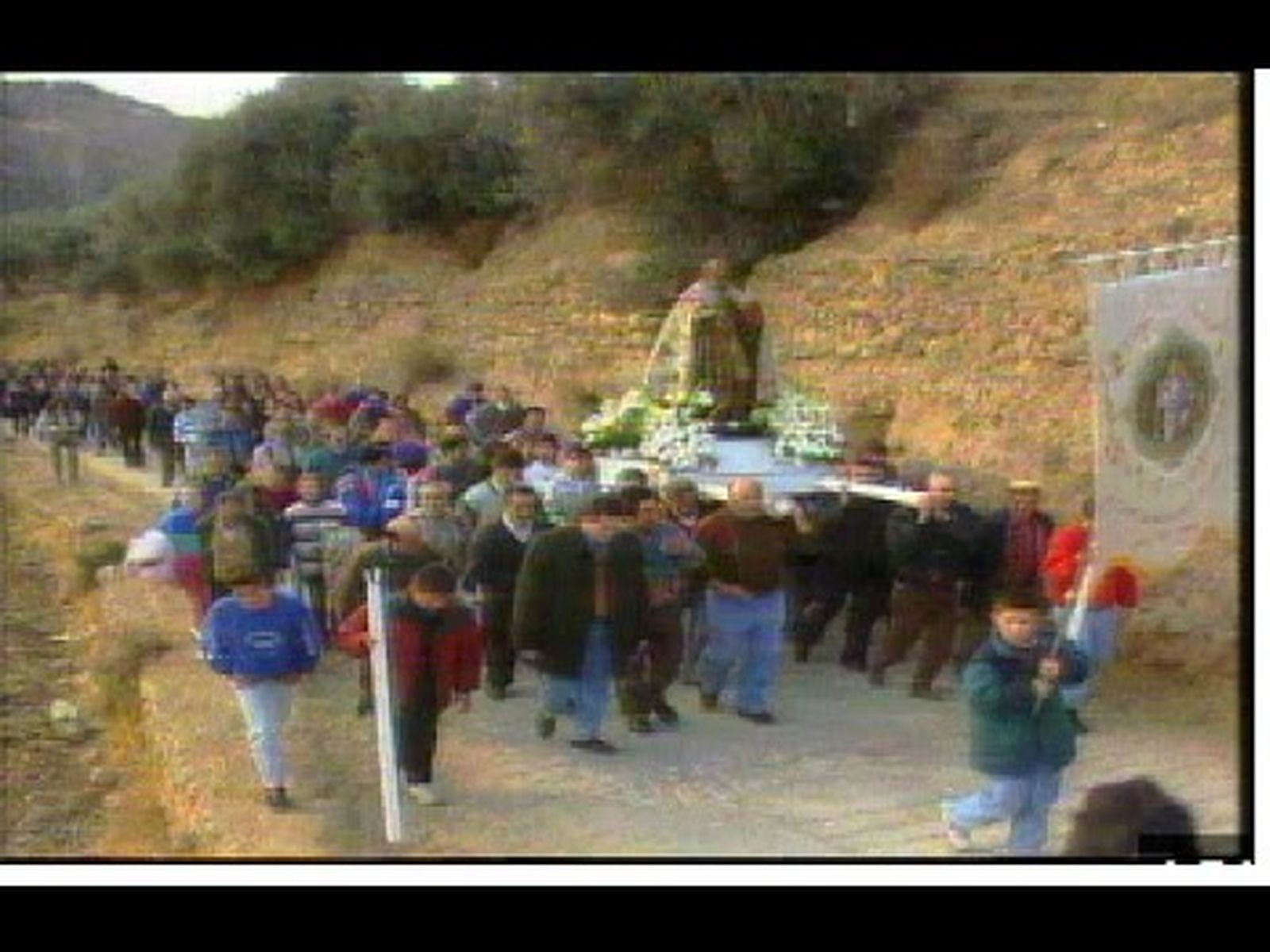 San Antón de Monachil procesiona por el Campeonato de Esquí de Sierra Nevada