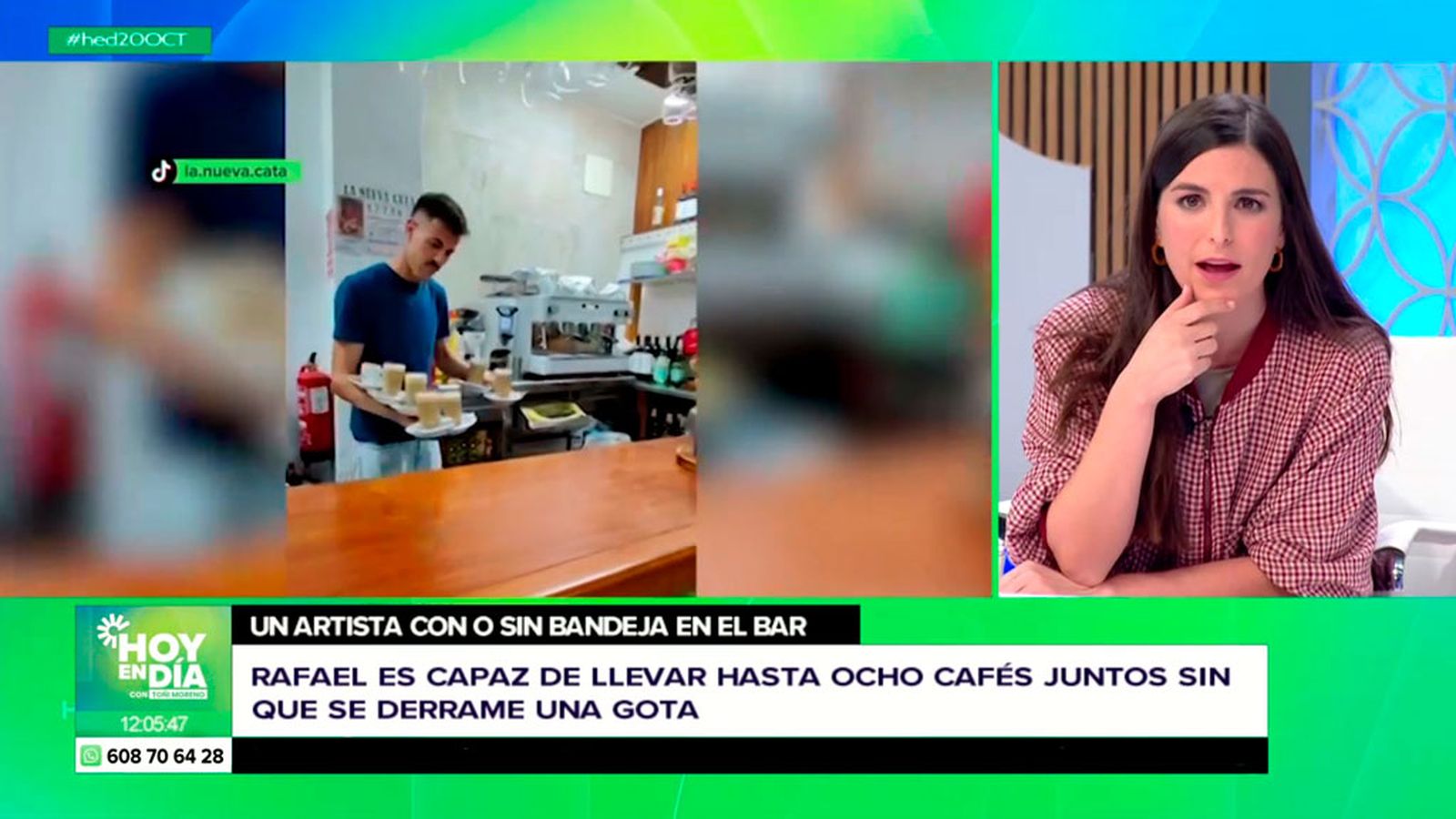 La destreza de un camarero cordobés haciendo malabarismo con tazas y platos