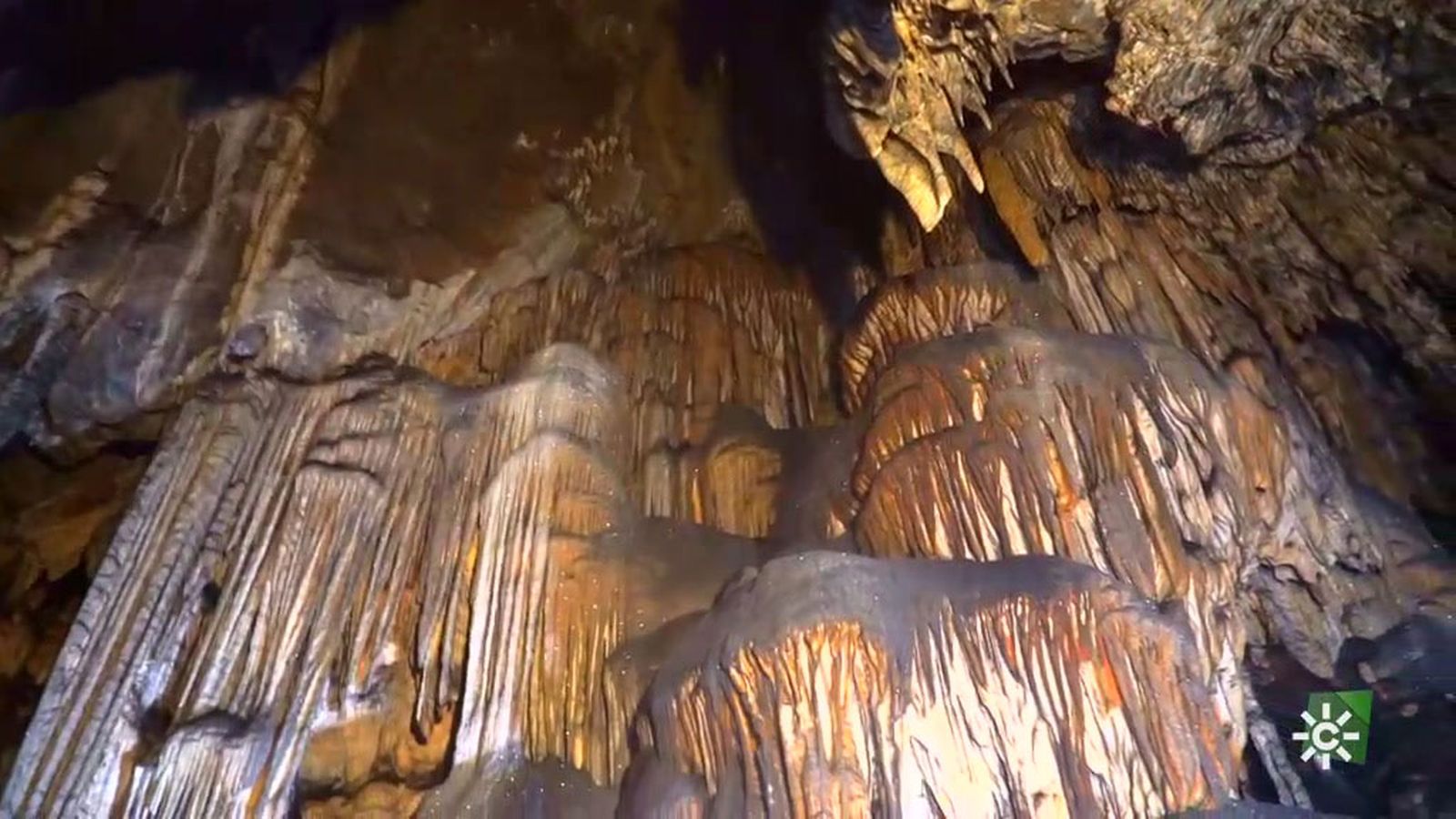 La Cueva de Ardales, un monumento natural que fue descubierta gracias a un terremoto en 1821