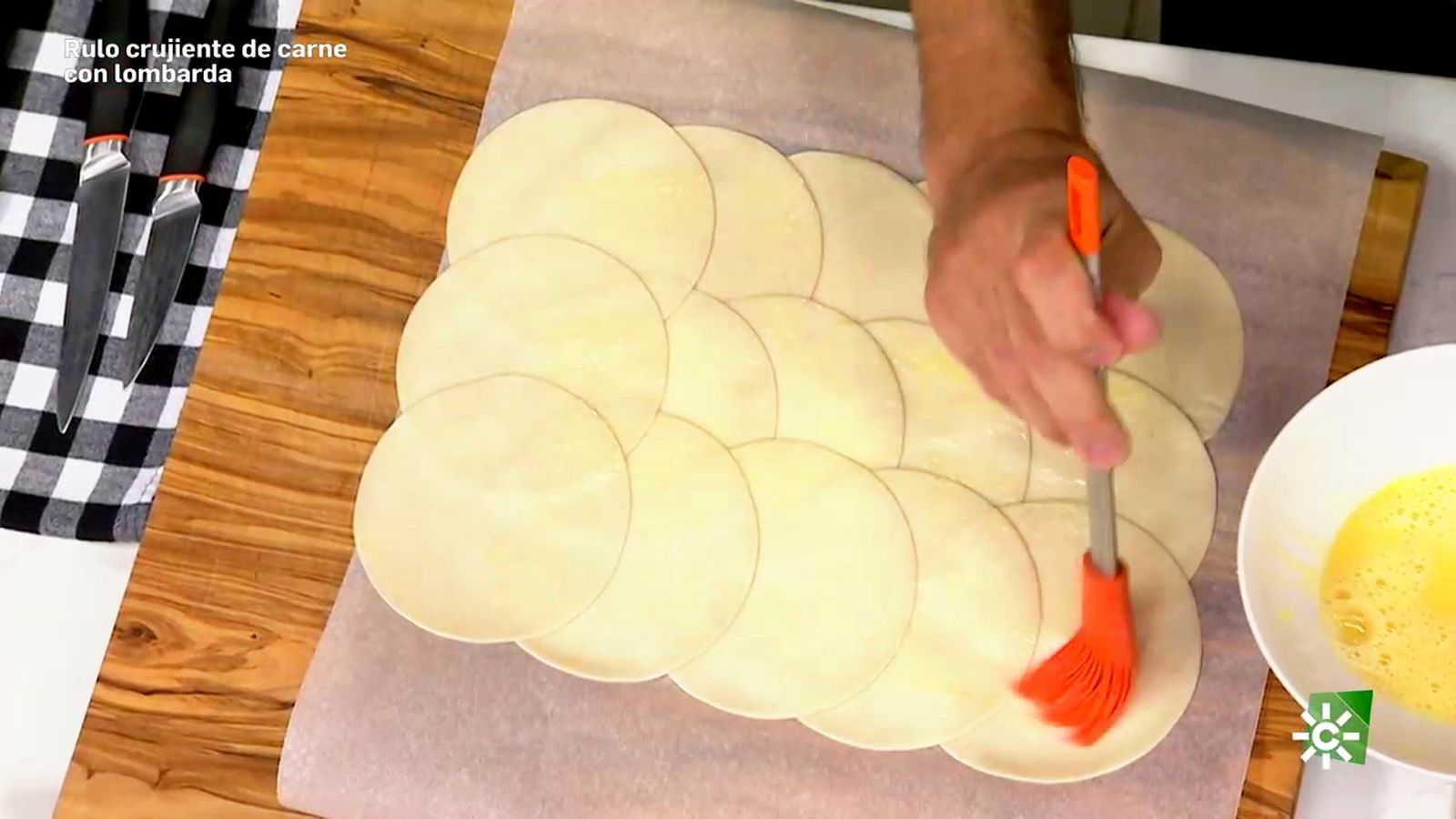 ¿Cómo hacer un rulo utilizando obleas de empanadillas en lugar de hojaldre?