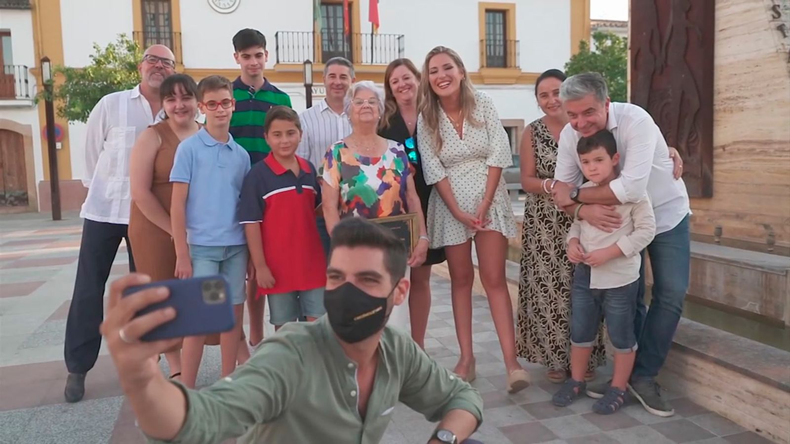 Isabelita de Juan de Dios, la modista y la centenaria más querida de Laura Gallego