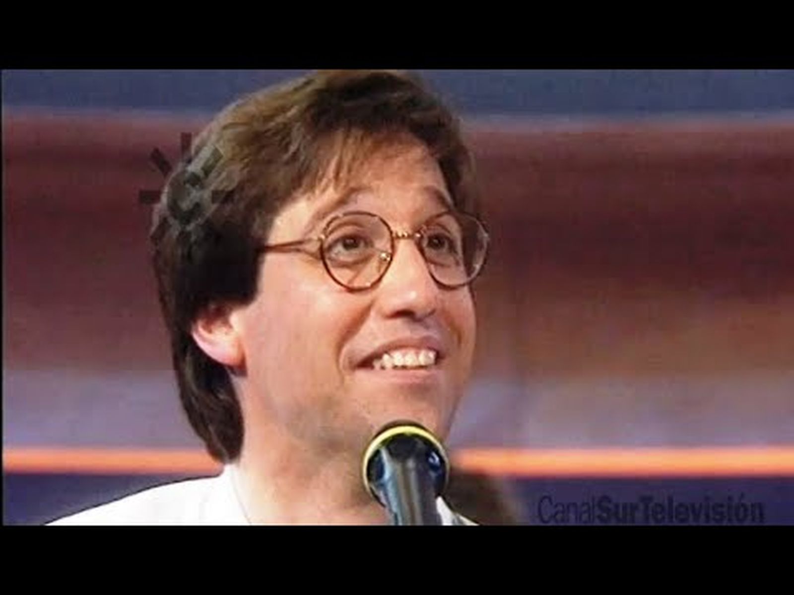 Emilio Aragón canta Cuidado con Paloma (1991)