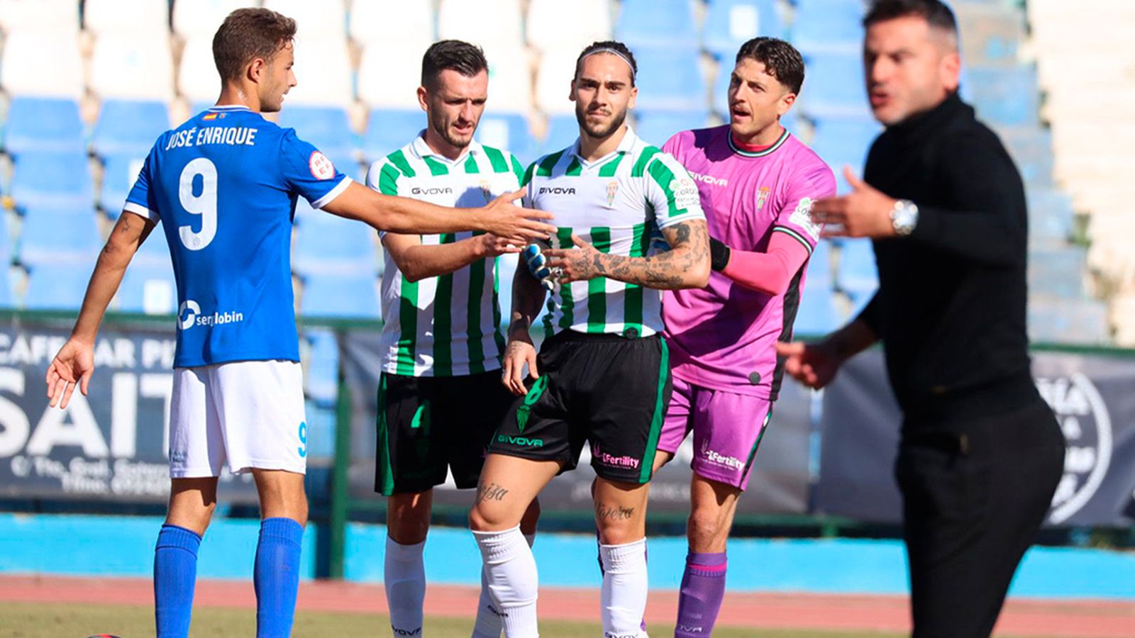 Gudelj tras el segundo desvanecimiento en el campo del Melilla