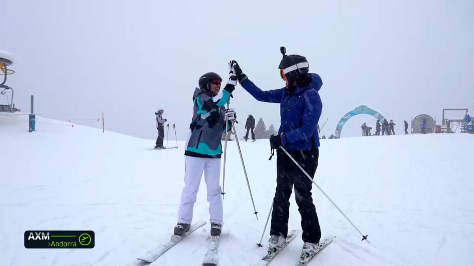 María Eugenia Cantó pone a prueba a nuestra reportera, Cristina López, esquiando por Andorra