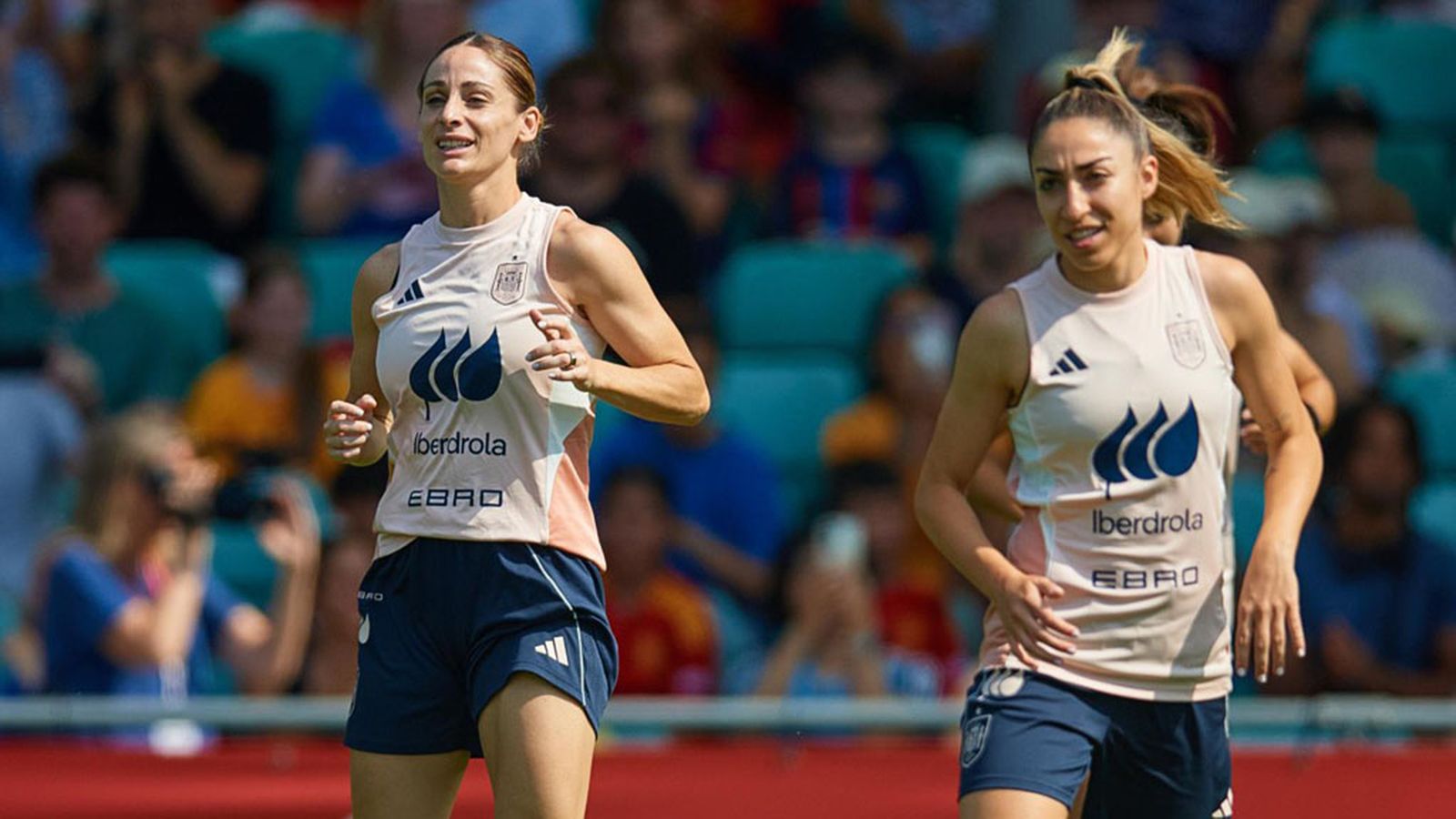 Esther González y Olga Carmona