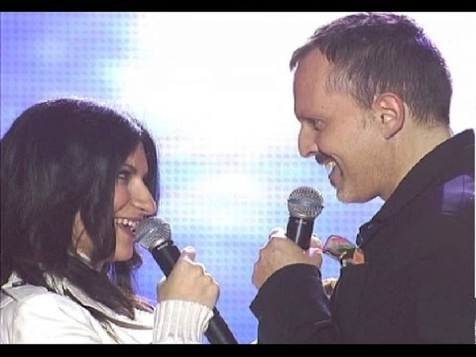 Laura Pausini y Miguel Bosé "Te amaré"