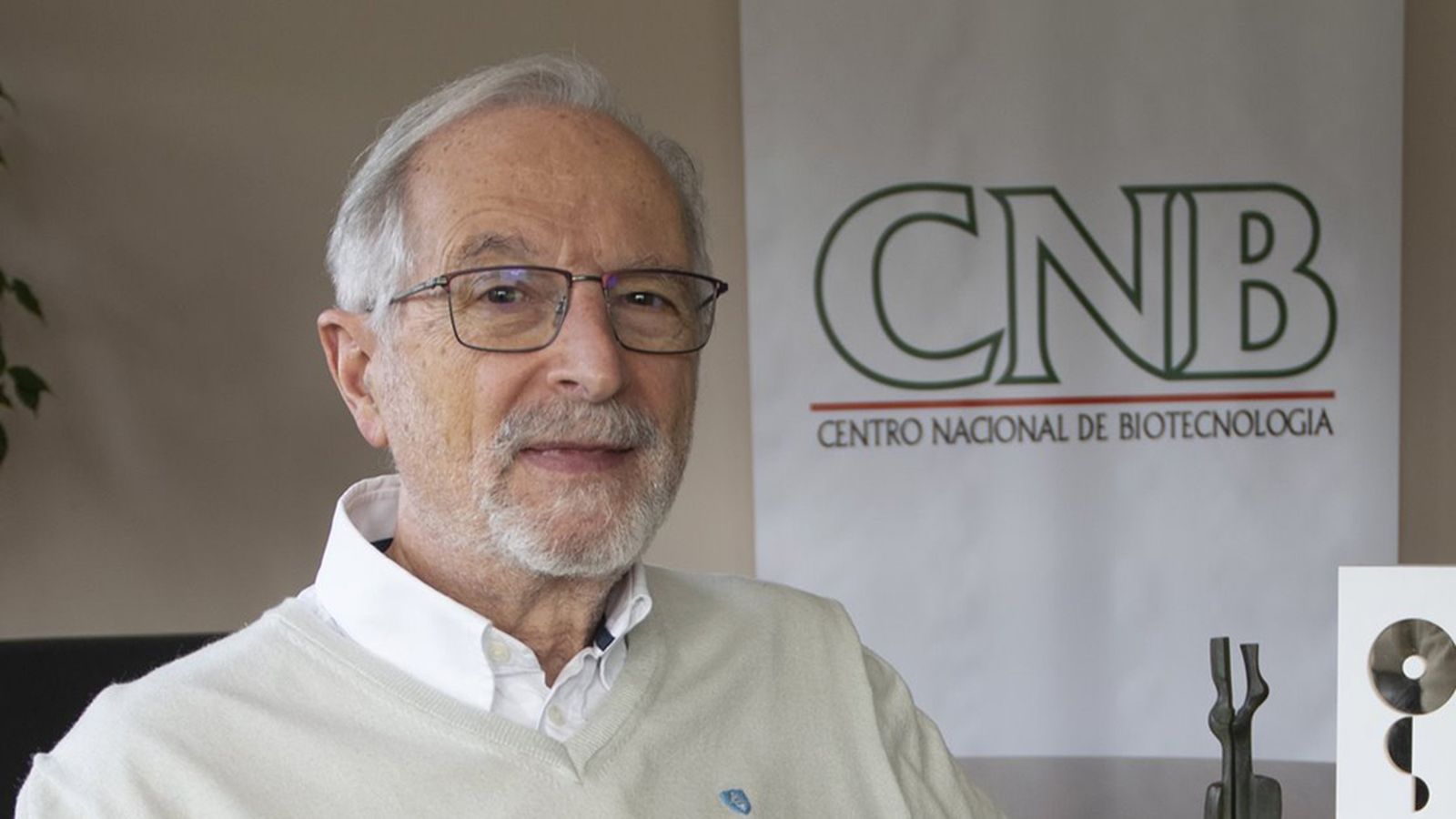 Comunicación Luis Enjuanes